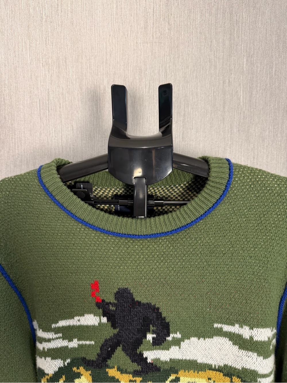 Lucky Brand Olive Scenic Big Foot Crewneck Sweater with Blue Trim Size Medium - Picture 8 of 16
